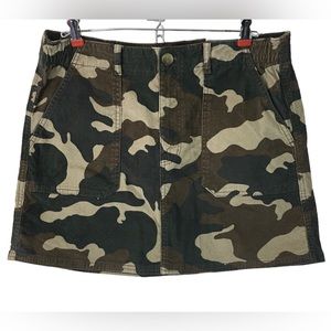 American Eagle Corduroy Camo Short Skirt Size 10 Green